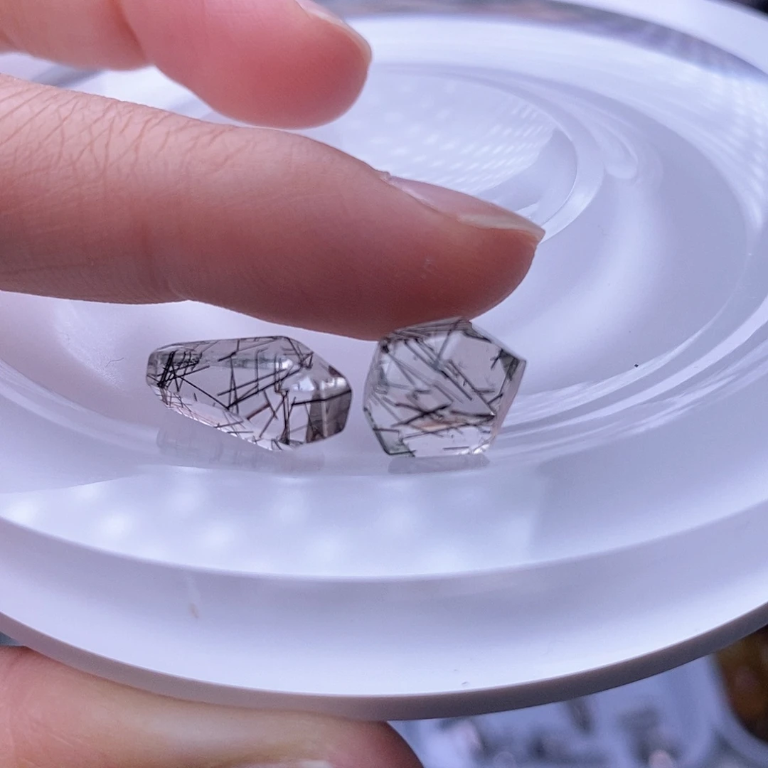 水晶天然水晶打孔不退不换未镶嵌幼*?