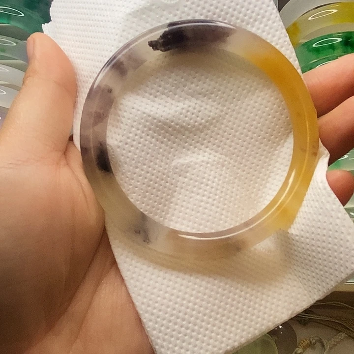 石英质玉未镶嵌手镯