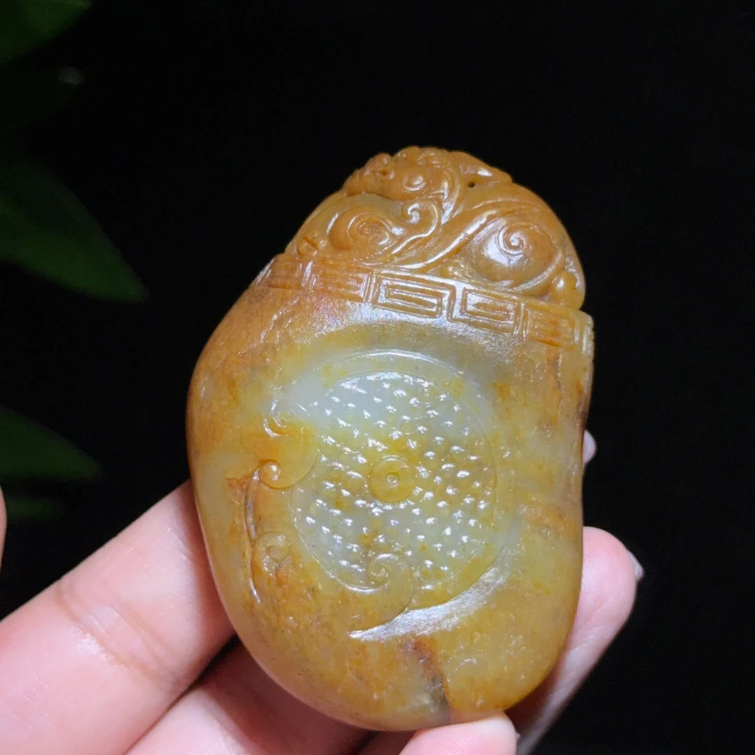新疆子料黄沁貔貅～68克