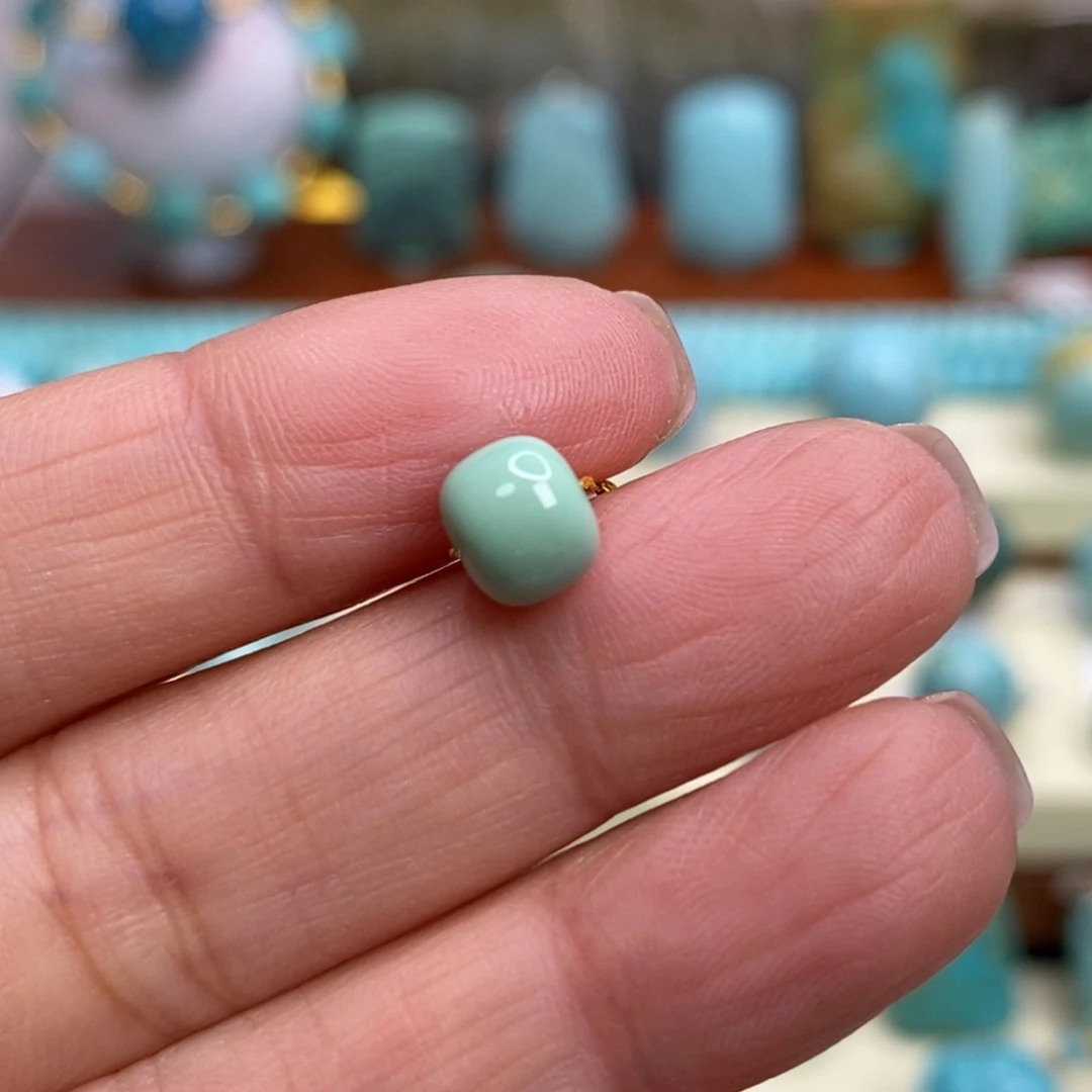 绿松石未镶嵌珠宝奇石6.8×5.8