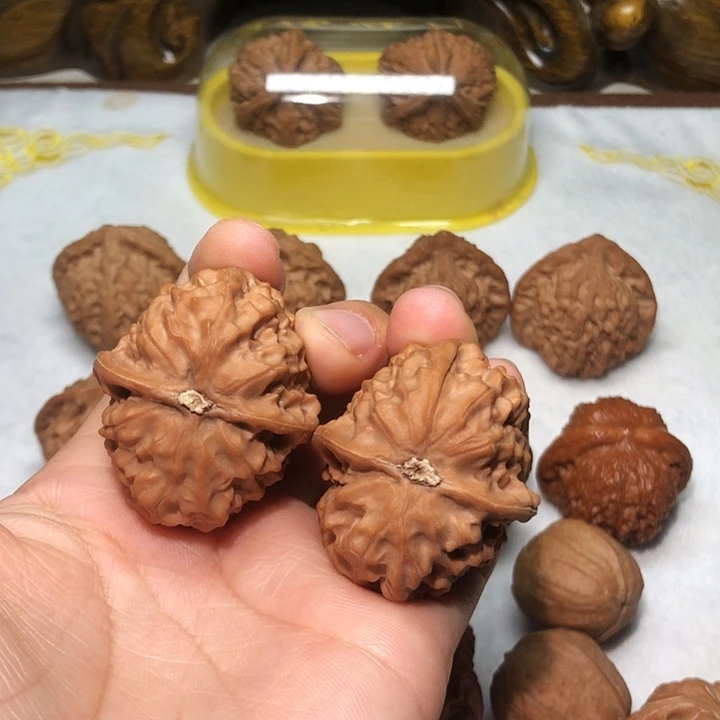 Q***松文玩核桃41黄松峪