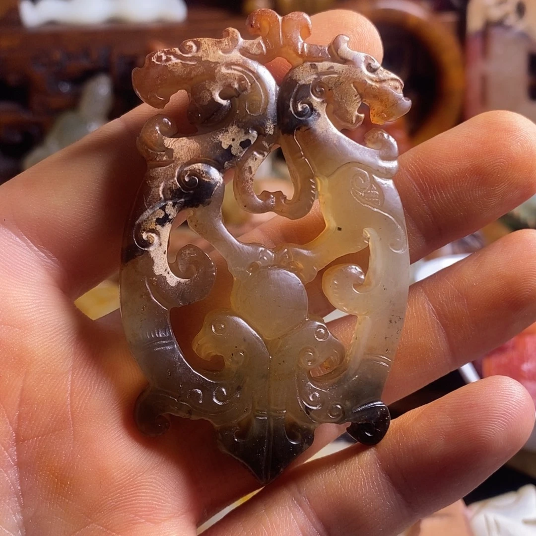 未镶嵌岫岩老玉（透闪石质玉）挂件