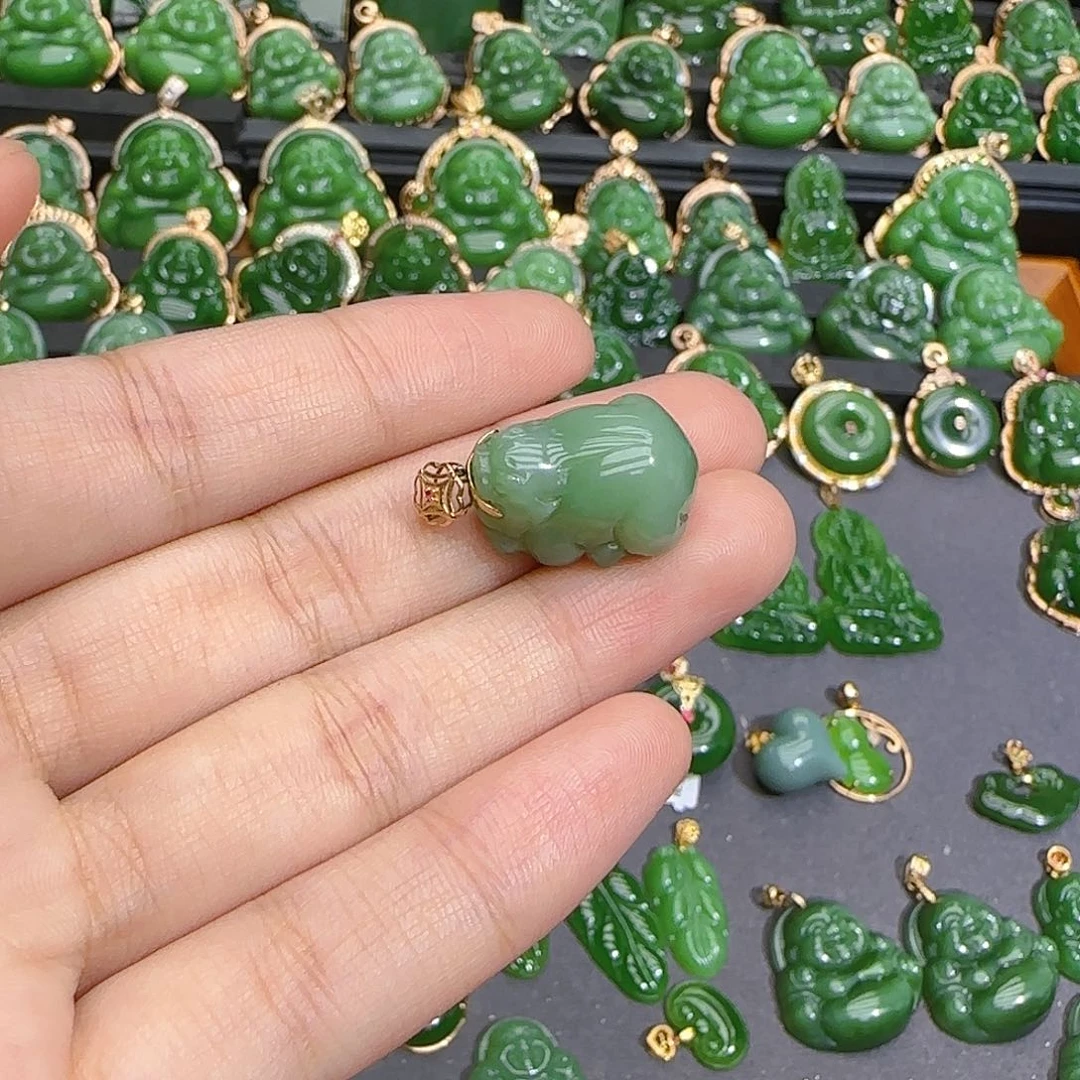 和田玉（碧玉）18K金镶嵌颈饰