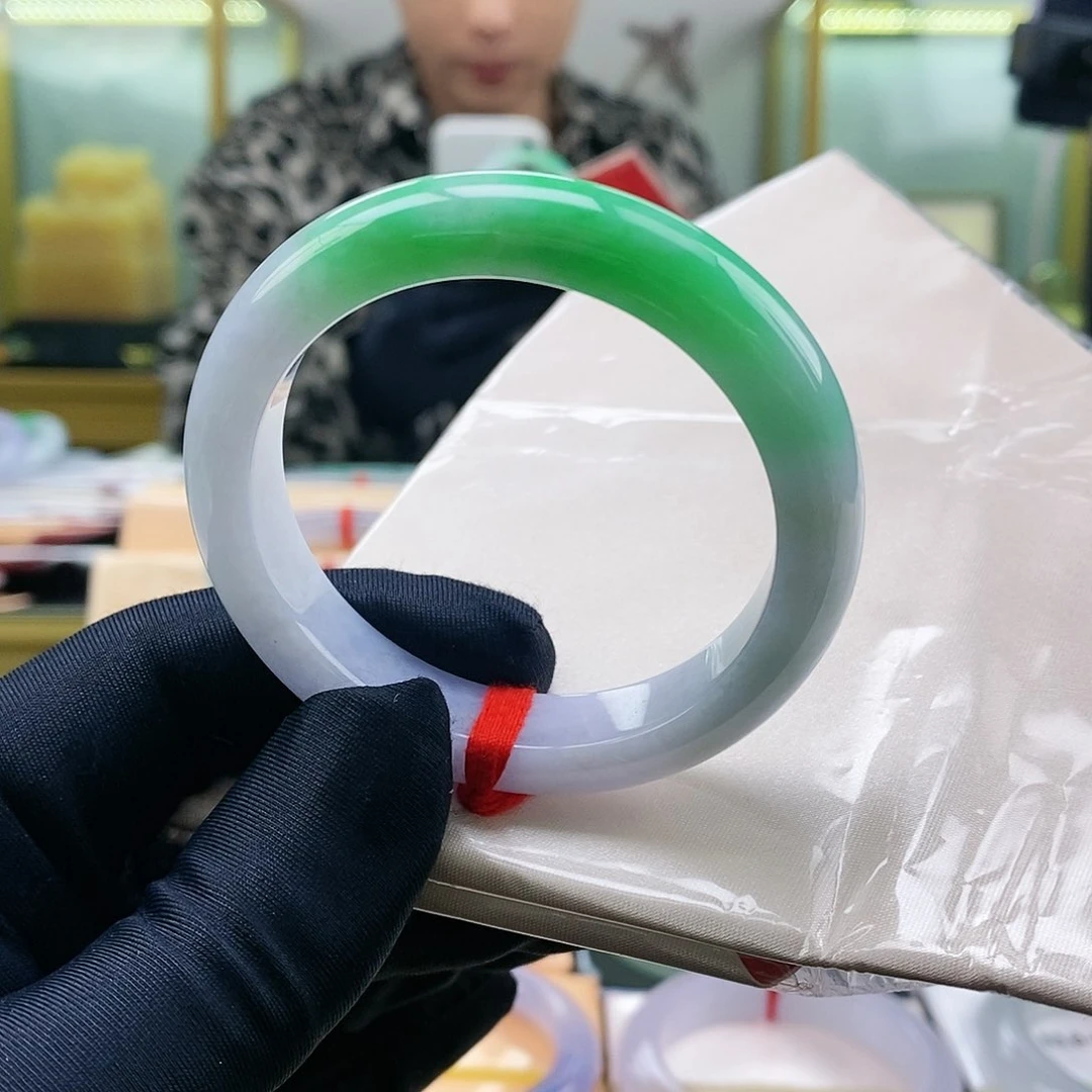 【闪购商品】未镶嵌手镯翡翠随*半山水绿