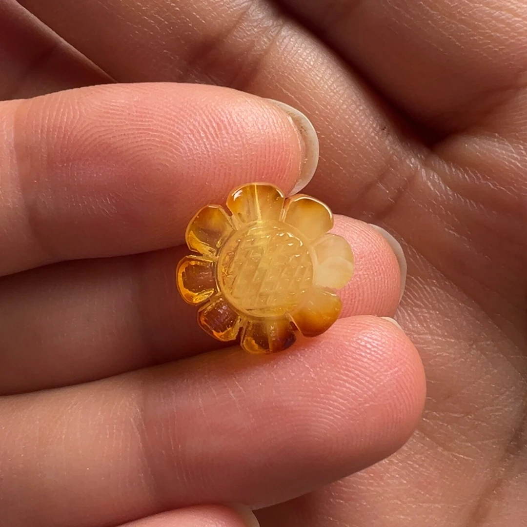 蜜蜡颈饰未镶嵌太阳花