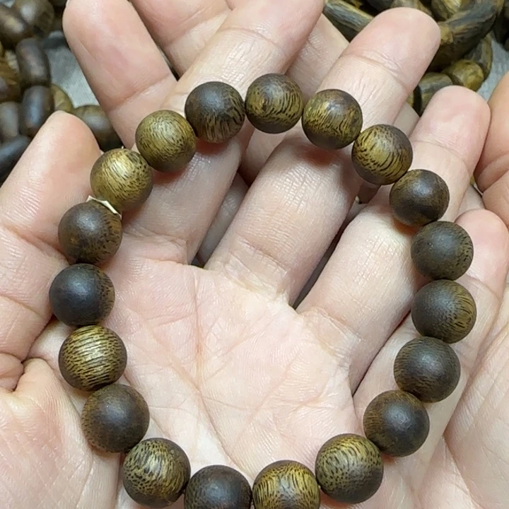 沉香手串浮沉红骨多样性发货一条卡10-9克