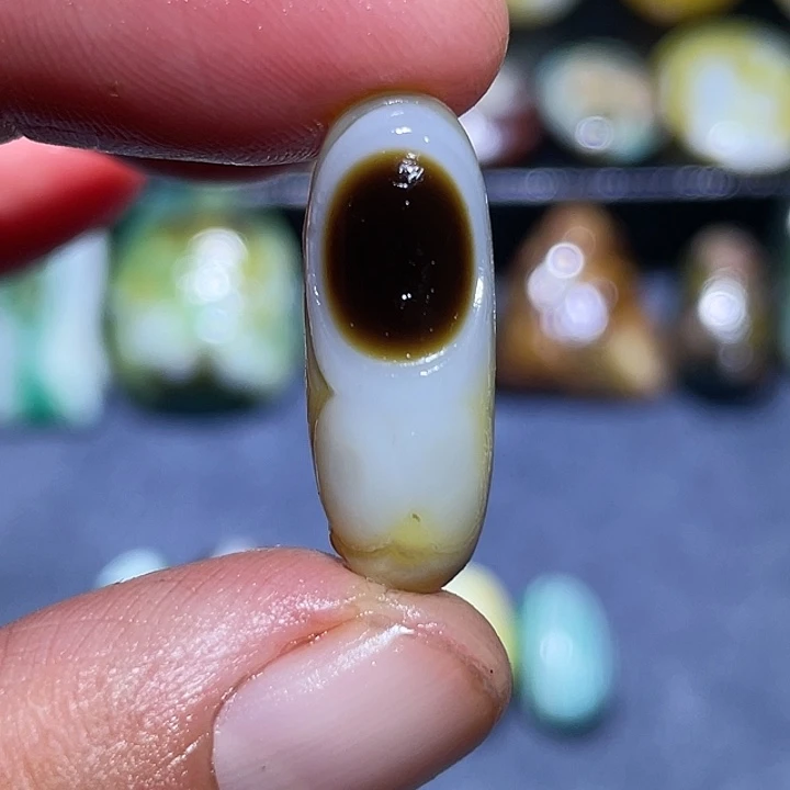 玛瑙/玉髓未镶嵌珠宝奇石