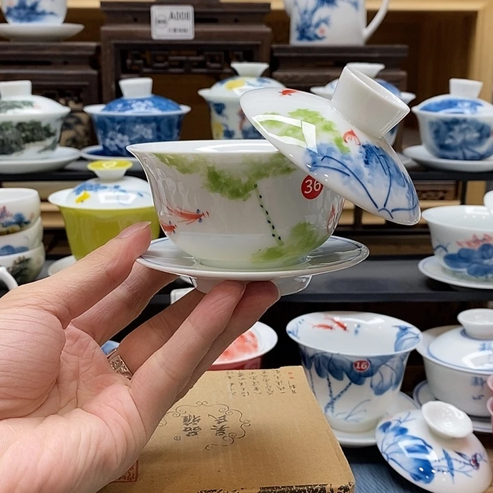 手绘五彩荷花悬停盖碗150cc釉下彩微瑕福利款