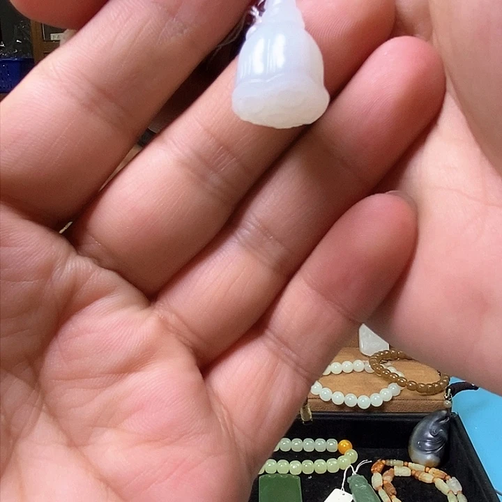 和田玉（糖玉）吊坠(赠链)未镶嵌