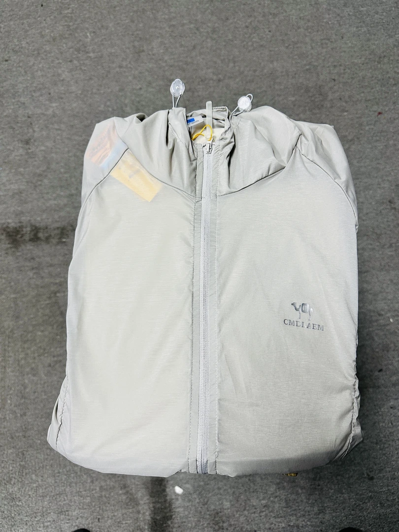 单峰驼灰色和白色防晒衣男女同款