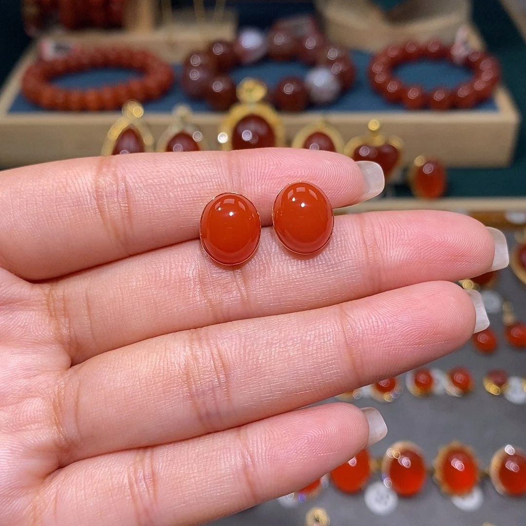 南红玛瑙18K金镶嵌耳饰