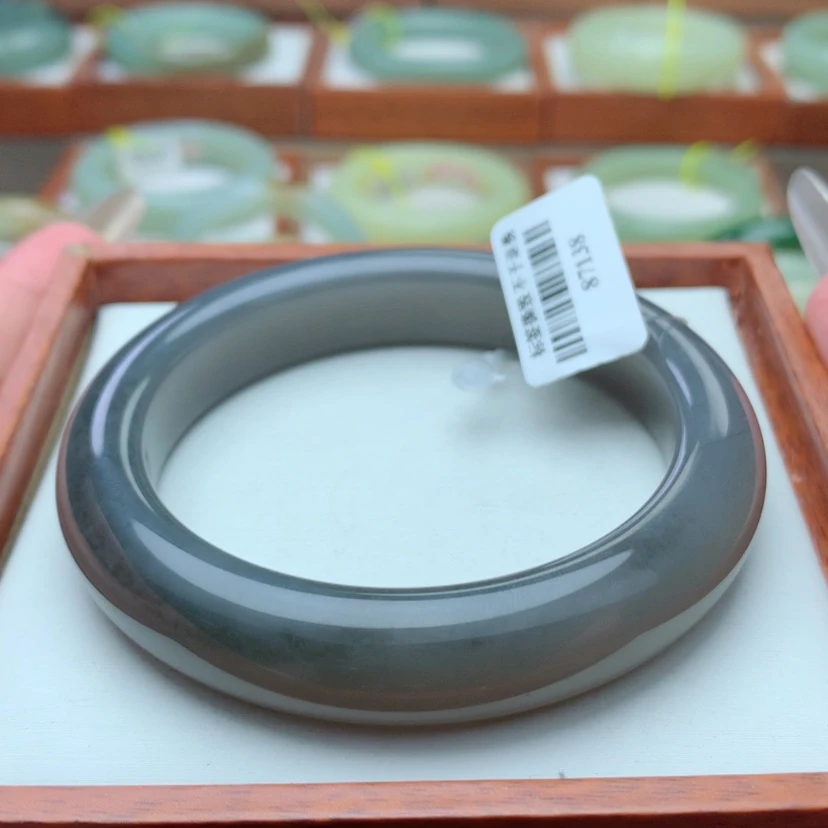 【闪购商品】和田玉手镯未镶嵌57