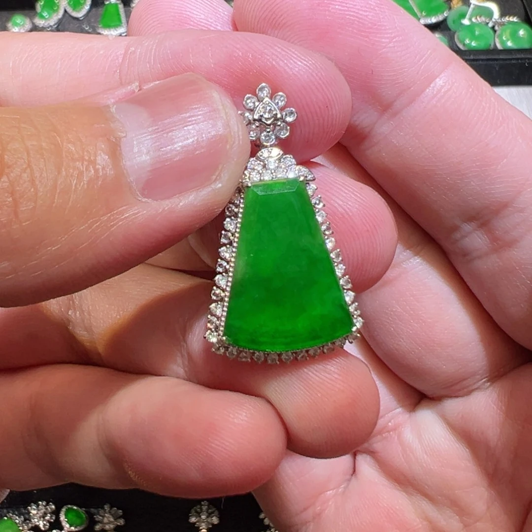 翡翠18K金镶嵌吊坠(不含链)