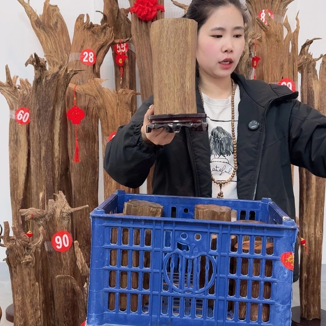 沉香碎屑沉香原材料