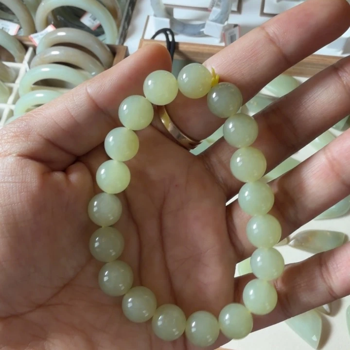 善***终和田玉（糖玉）未镶嵌手链