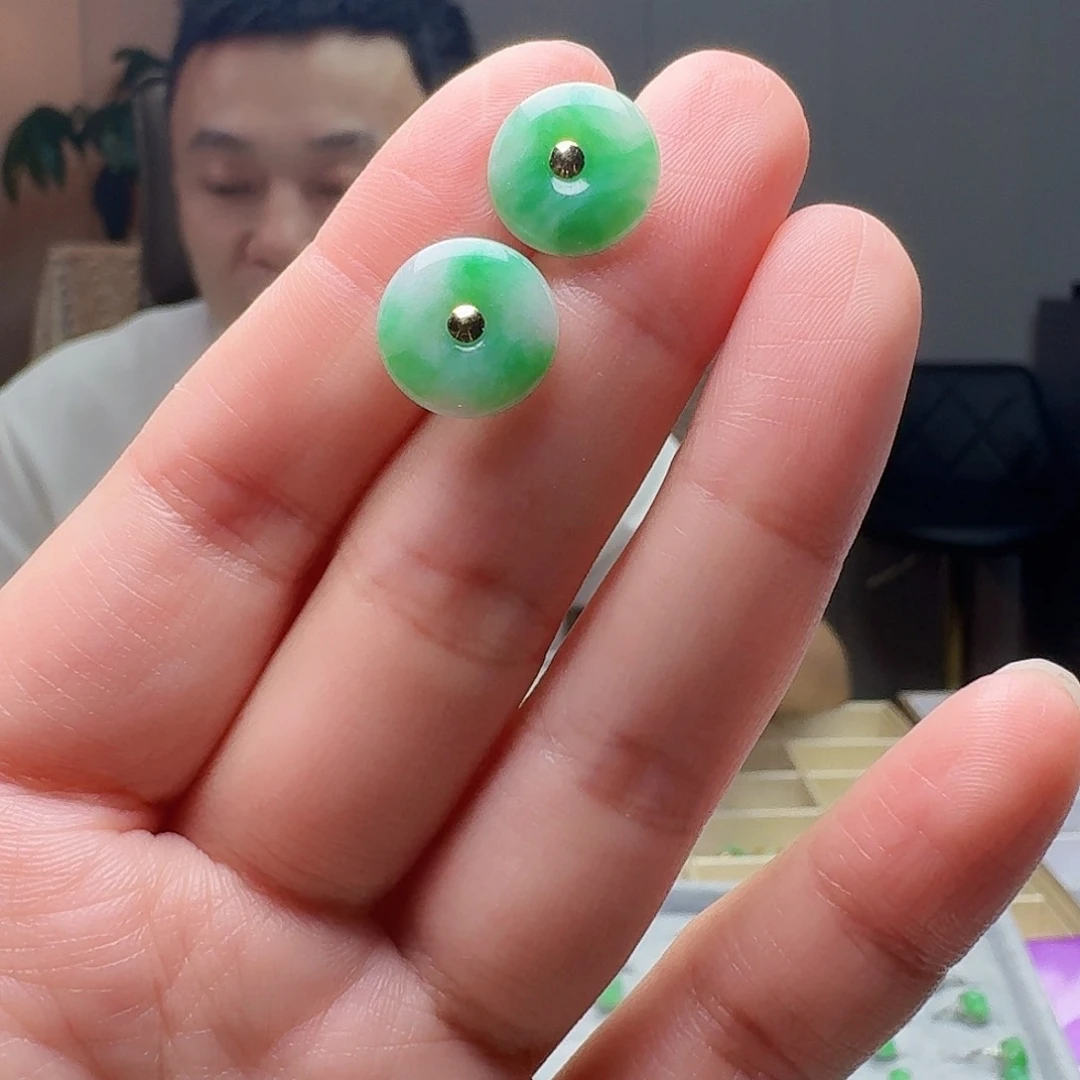 翡翠18K金镶嵌耳饰天然
