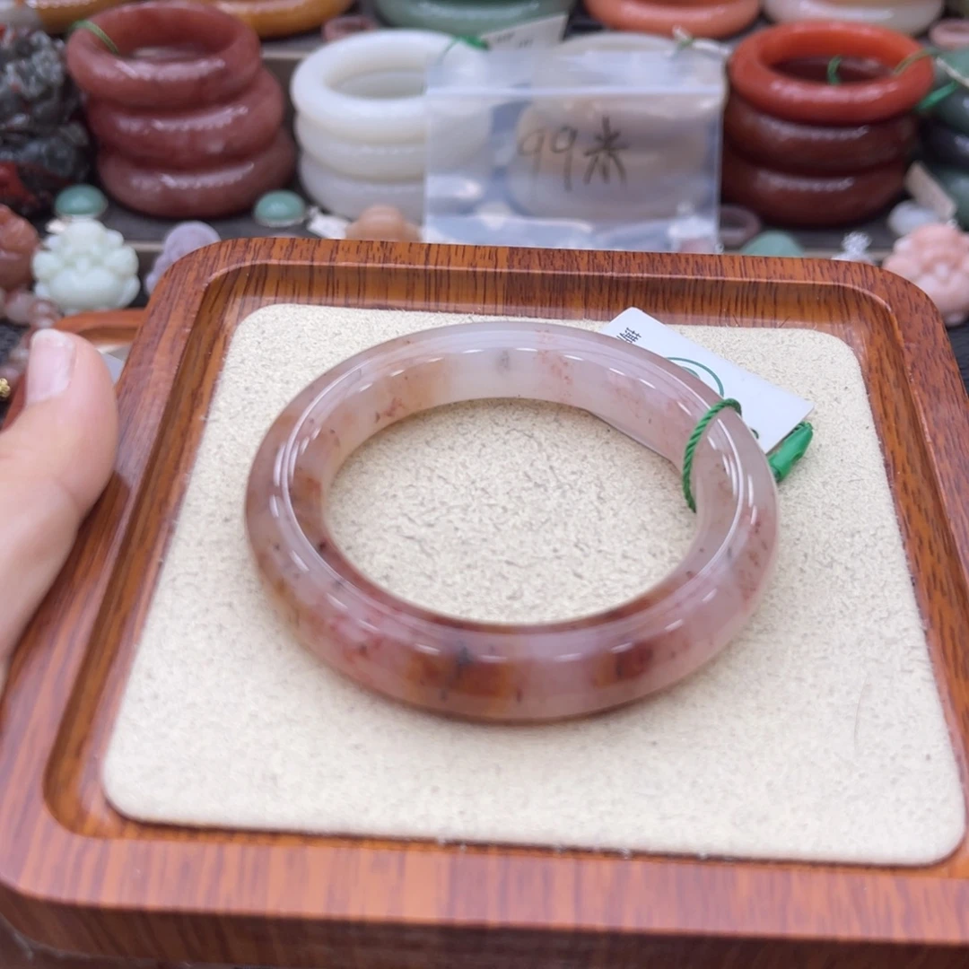 石英岩玉未镶嵌手镯