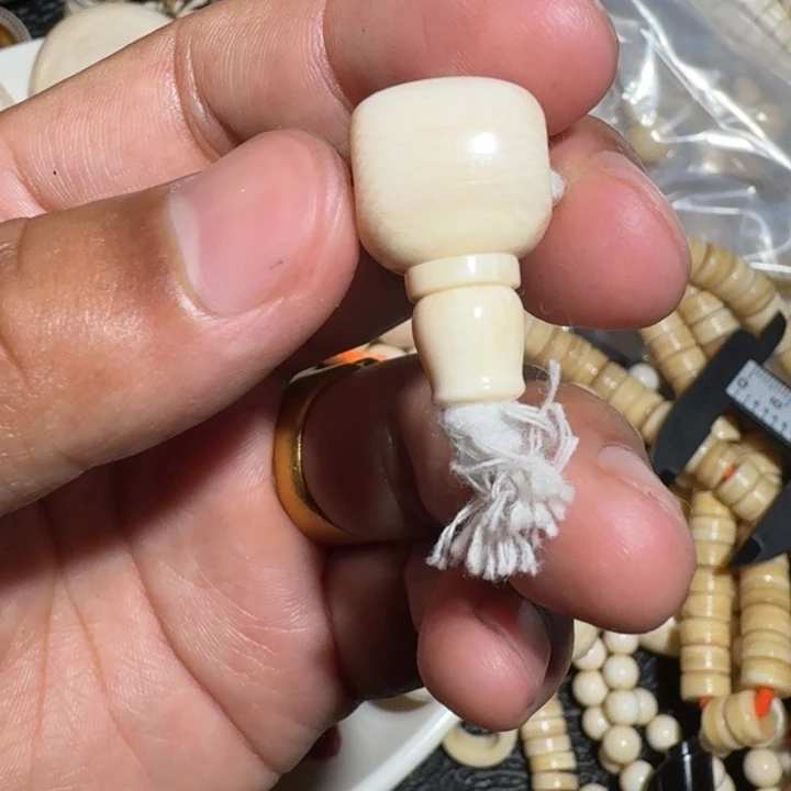 猴***哥菩提根/象牙果吊坠