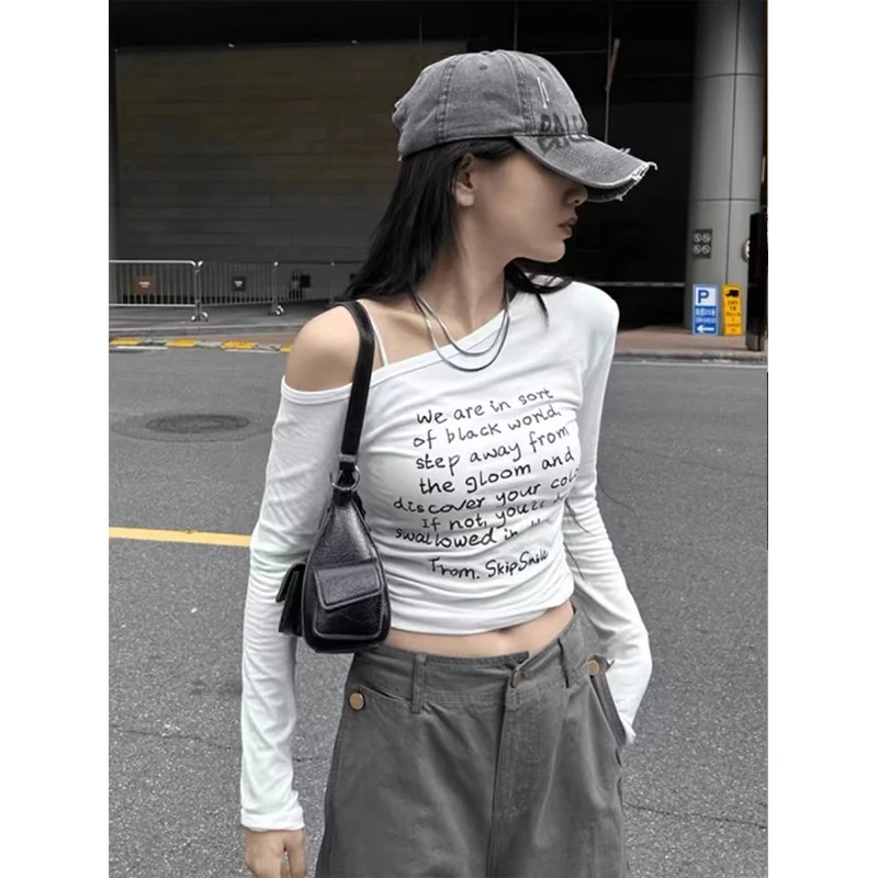 260克随心裁美式复古字母印花露肩长袖t恤女秋季新款显瘦新款上衣