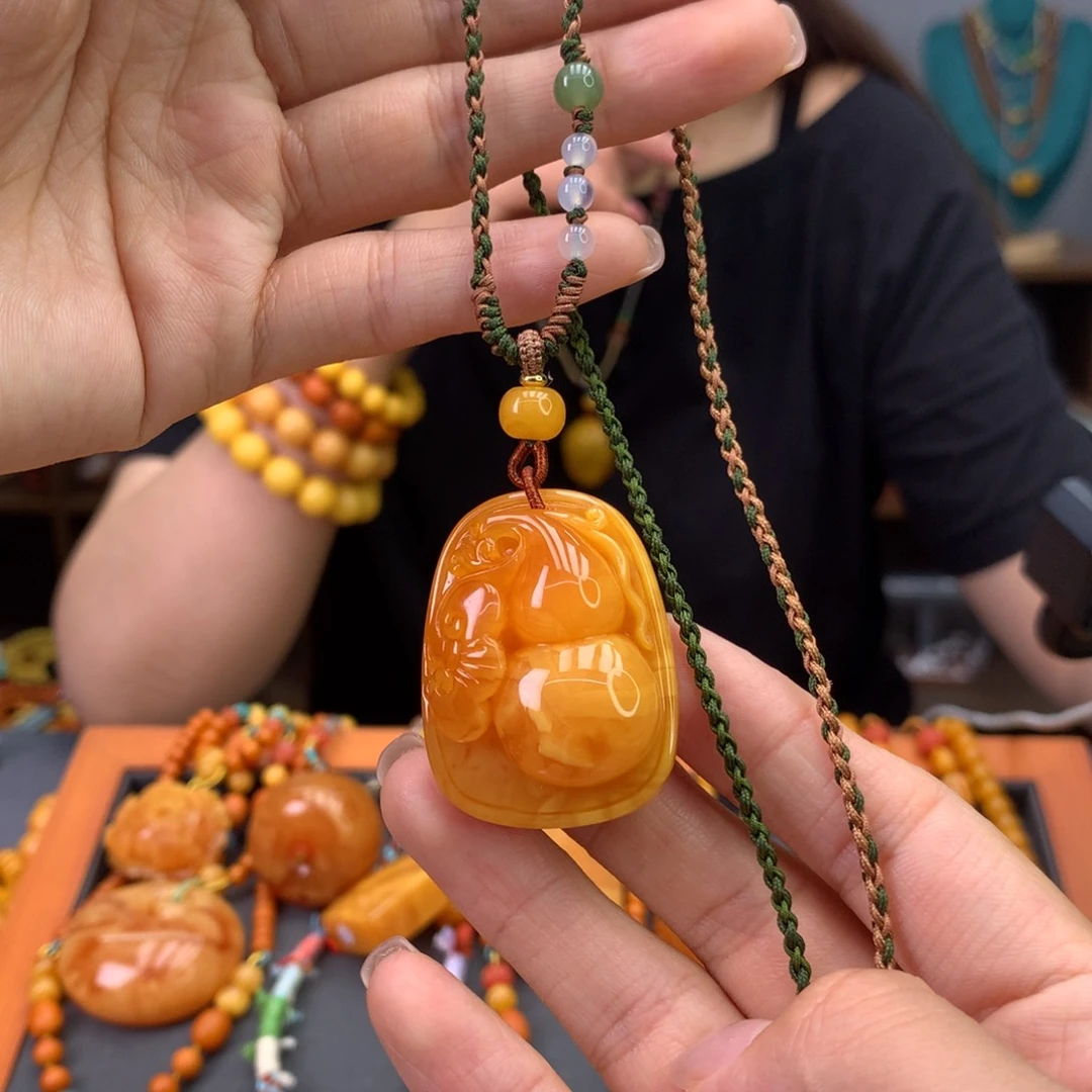 未镶嵌颈饰蜜蜡葫芦牌