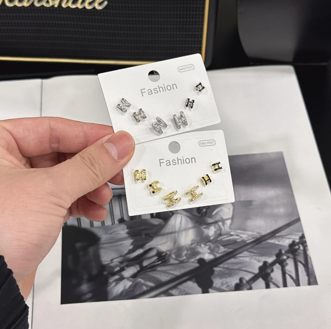 合金合成锆石耳饰 【ZMMY严选】新款高级感独特设计字母耳钉5070710