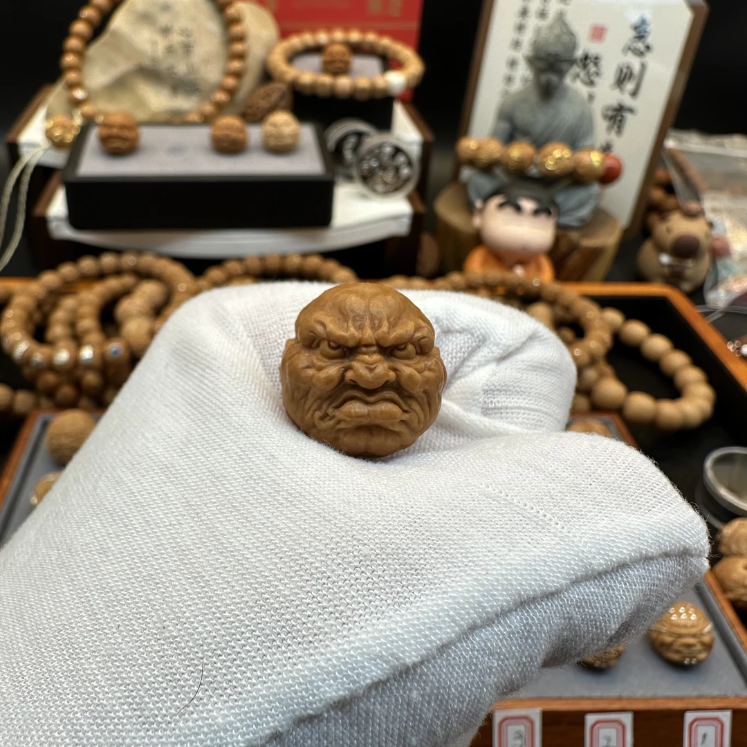 猴头核桃雕刻怒僧