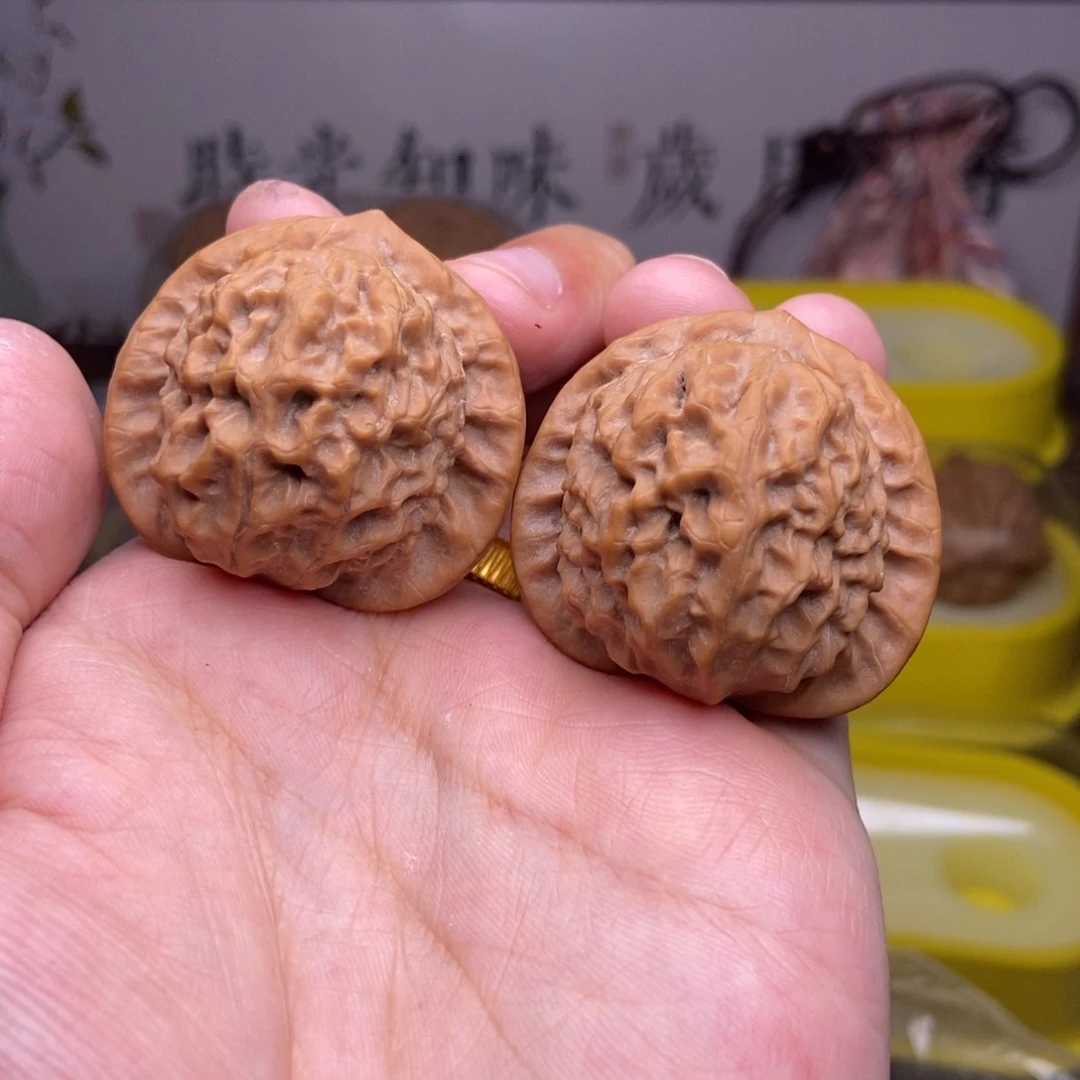 文玩核桃吊坠全品38尺瓷娃娃展台品