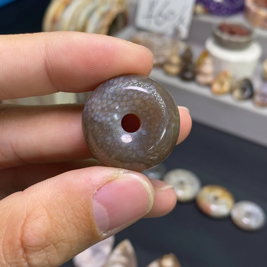 硅化玉未镶嵌颈饰