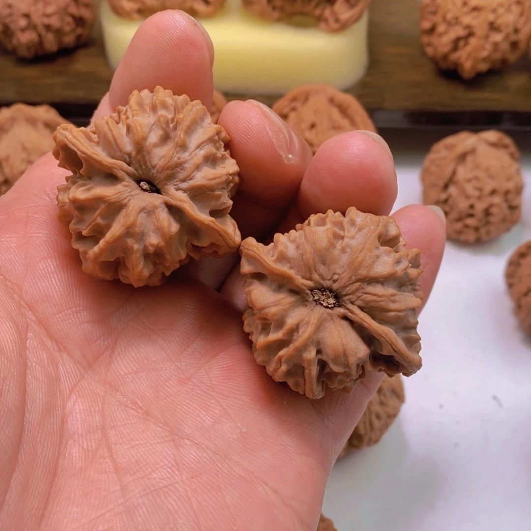 文玩核桃把件流**月文玩核桃