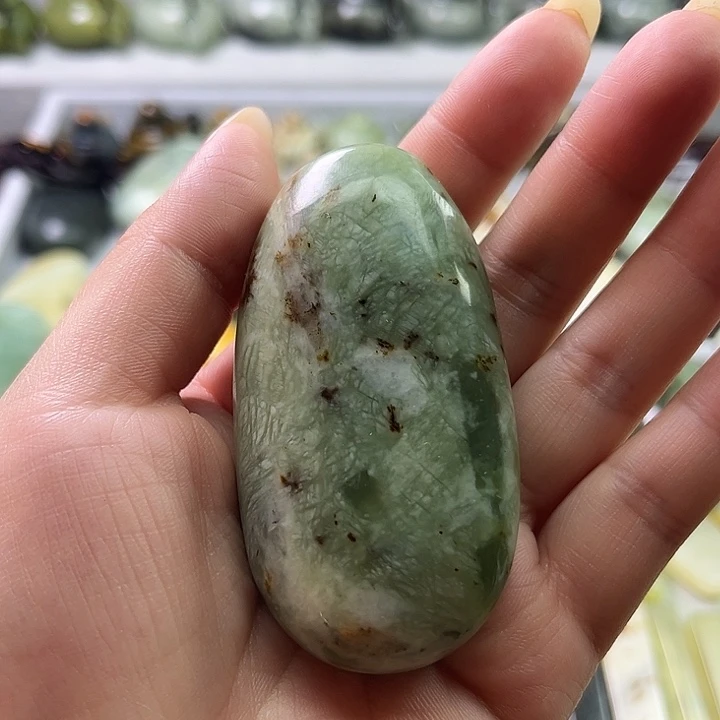 蛇纹石玉未镶嵌珠宝奇石