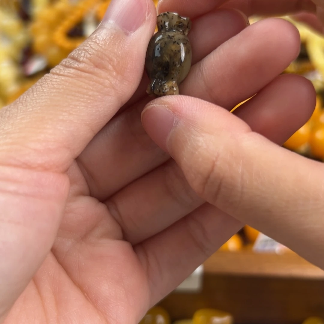 琥珀未镶嵌珠宝奇石