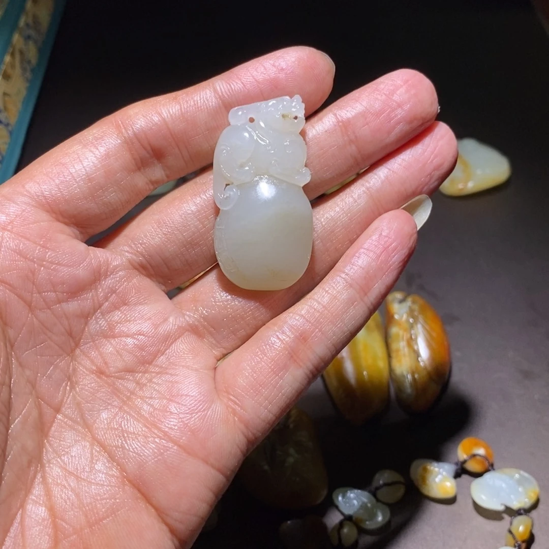 和田玉未镶嵌挂件