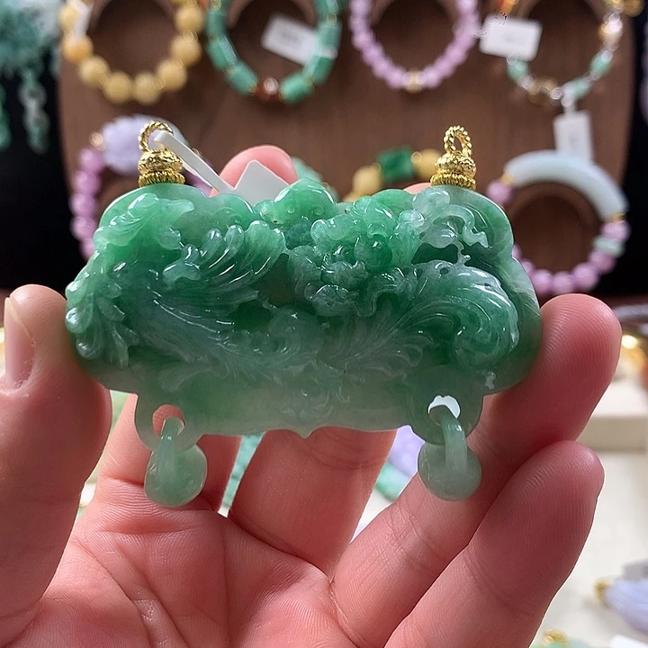 翡翠未镶嵌颈饰吊坠