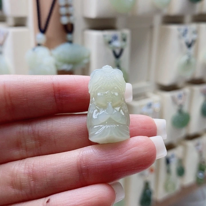 武***心颈饰未镶嵌和田玉