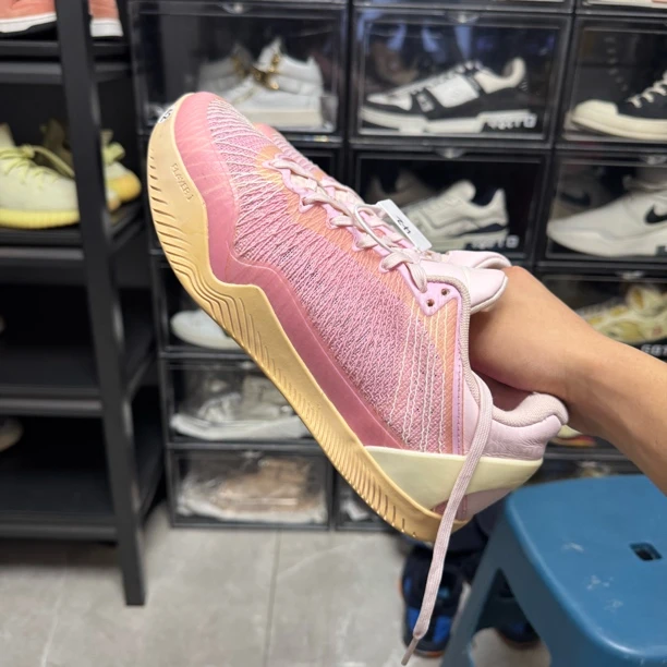 90新  42码 spo 粉色 成色可以 球鞋