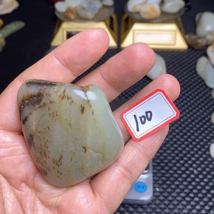 未镶嵌和田玉把件100