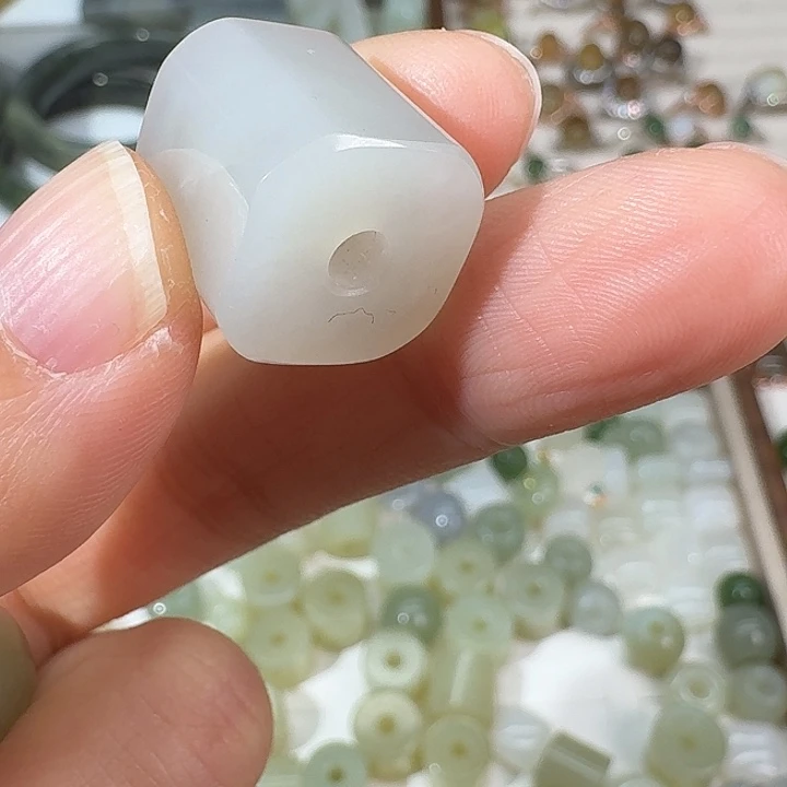 和田玉未镶嵌颈饰15.514.5