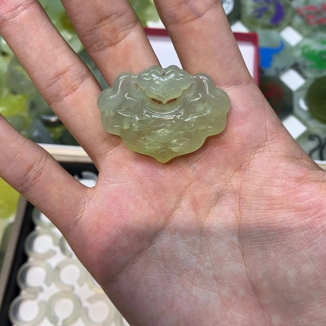 岫玉未镶嵌吊坠(不含链)