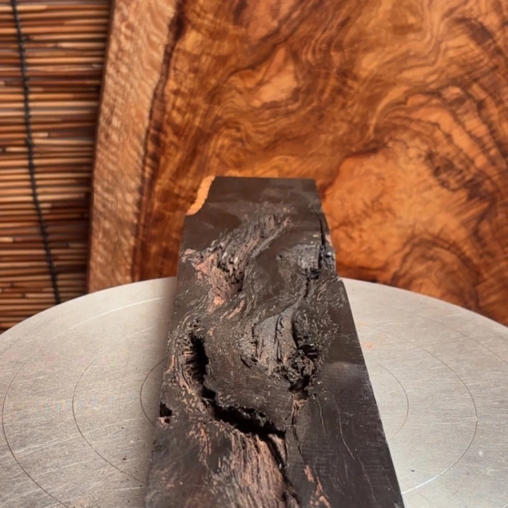 伯***缝大叶紫檀（黑酸枝木类）