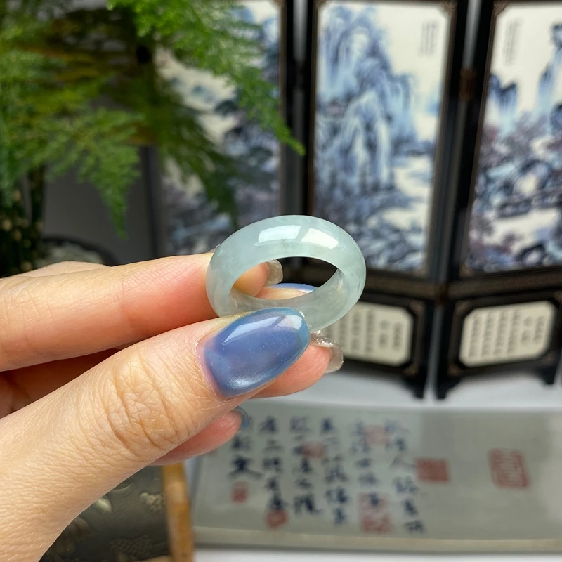 18.6白月光冰飘绿戒指指环 天然翡翠A货