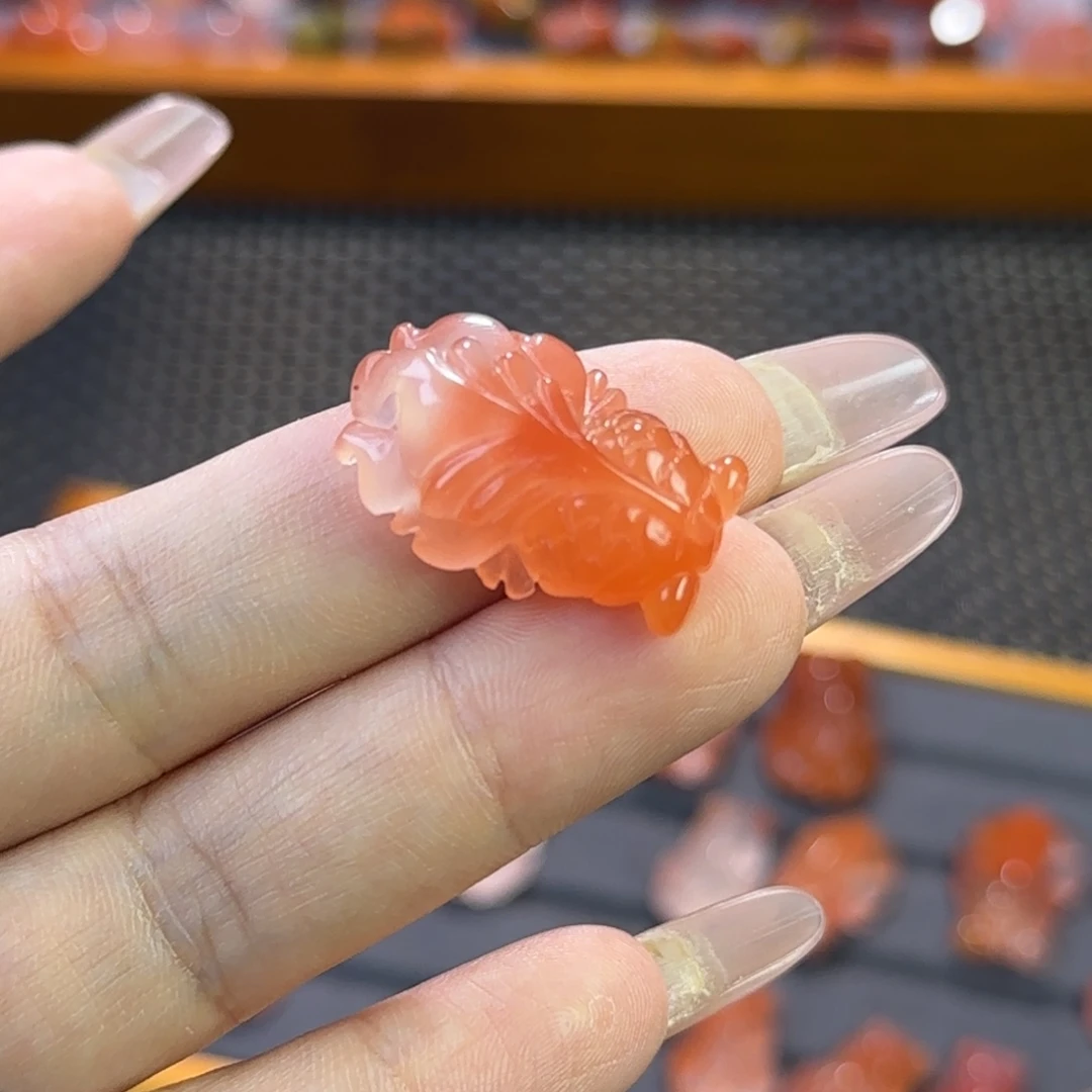 甸***甸南红玛瑙未镶嵌珠宝半成品金鱼3