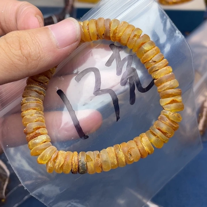 未镶嵌琥珀珠宝奇石