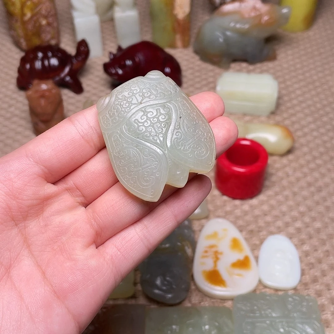 蛇纹石玉未镶嵌如图