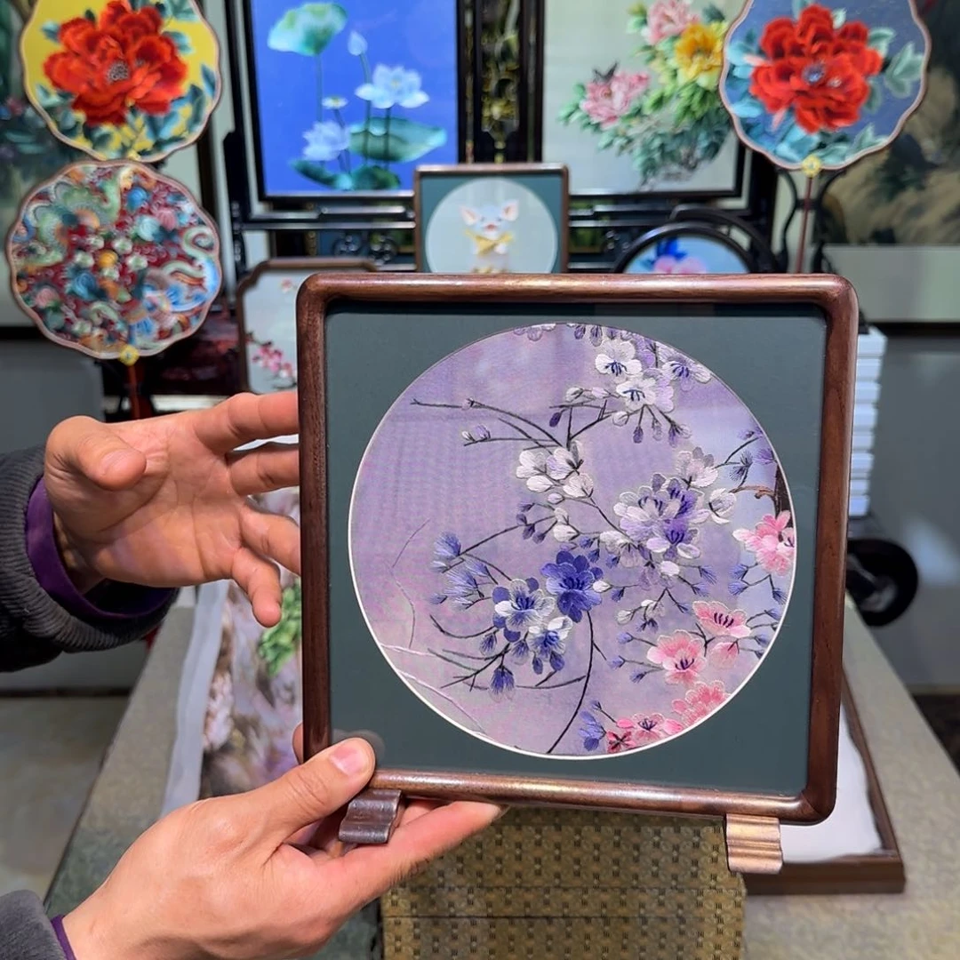 刺绣刺绣工艺精湛