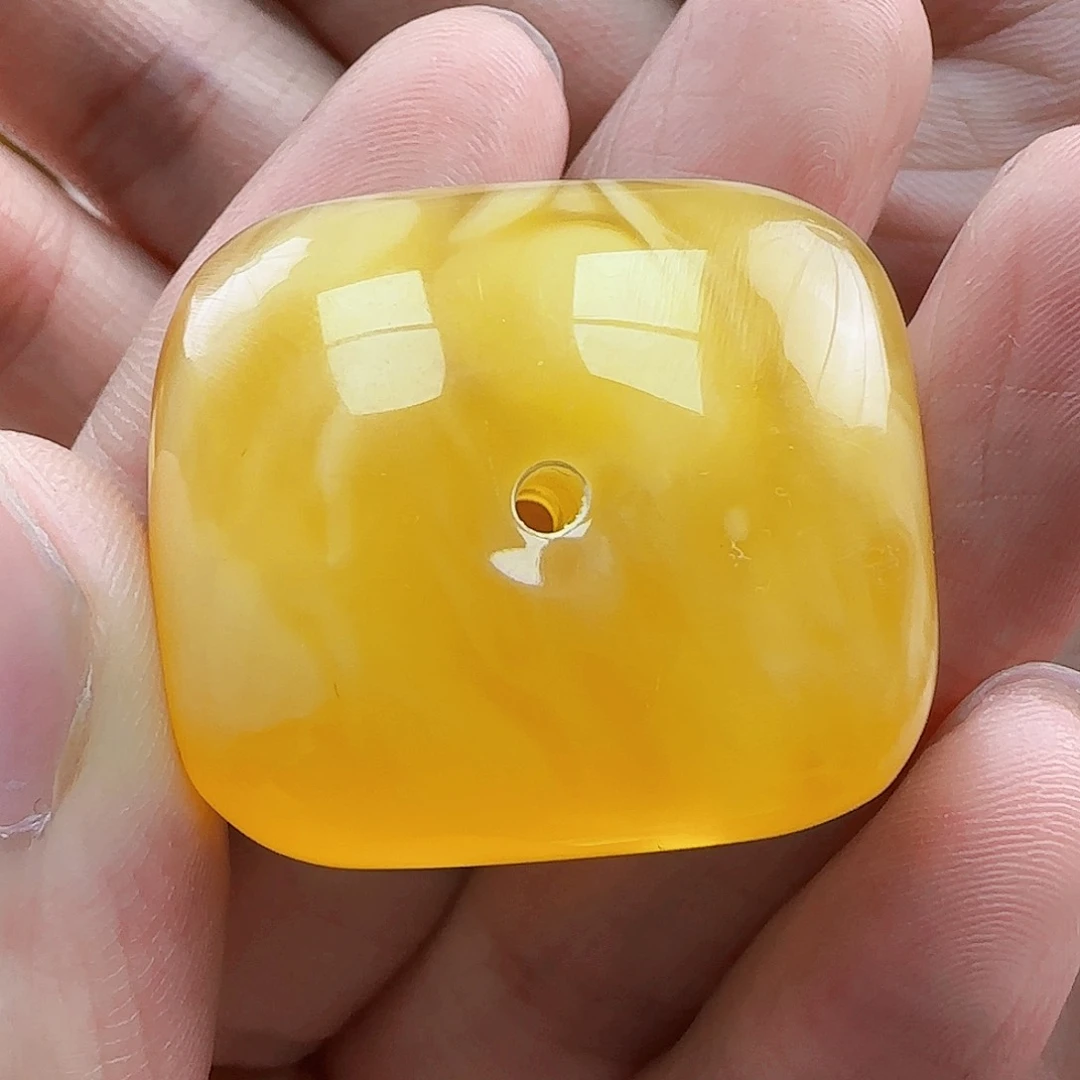 未镶嵌琥珀珠宝奇石