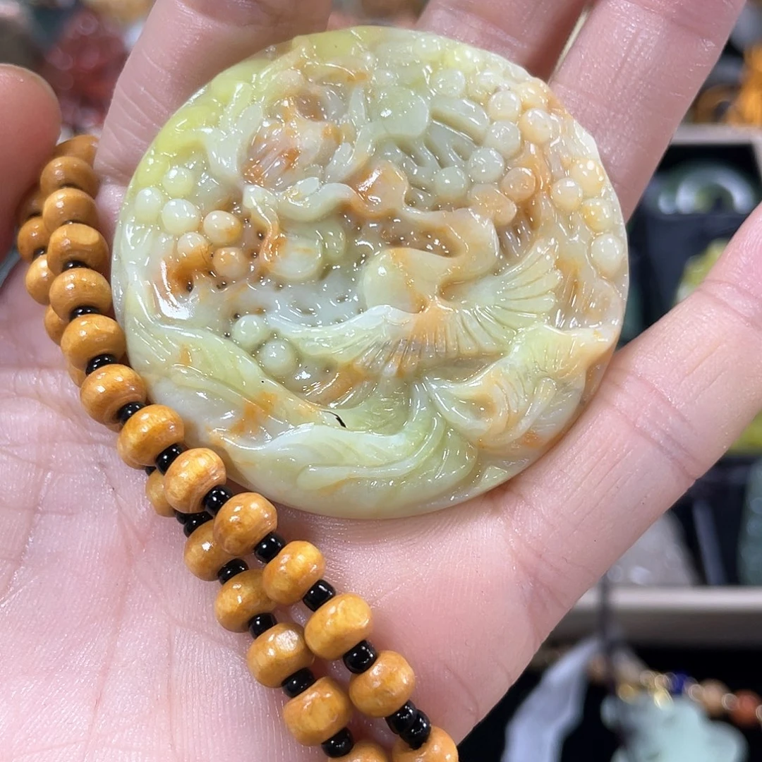 蛇纹石玉颈饰合金