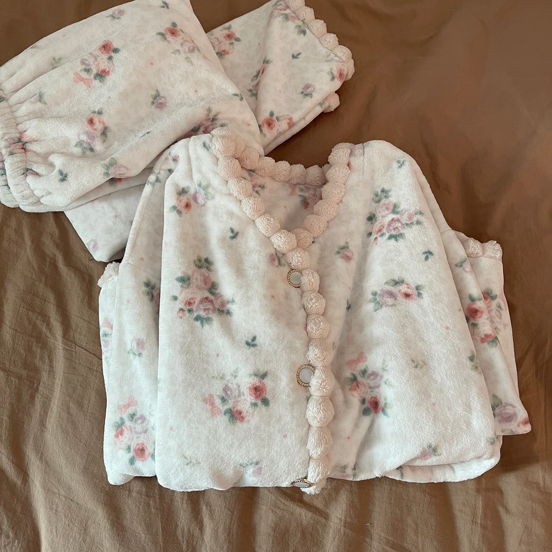 网红风玫瑰法兰绒睡衣女冬季天加绒加厚韩系保暖珊瑚绒家居服套装