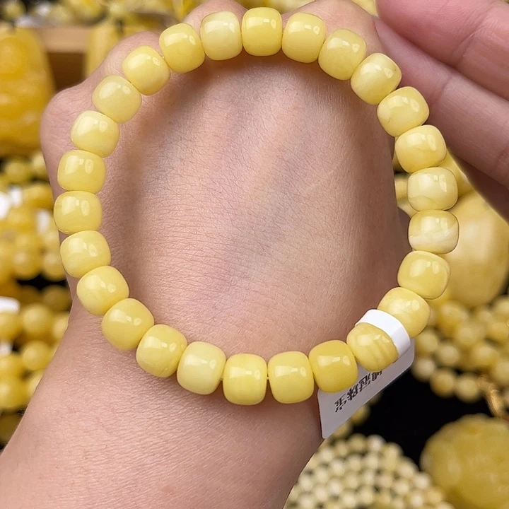 琥珀未镶嵌颈饰琥珀