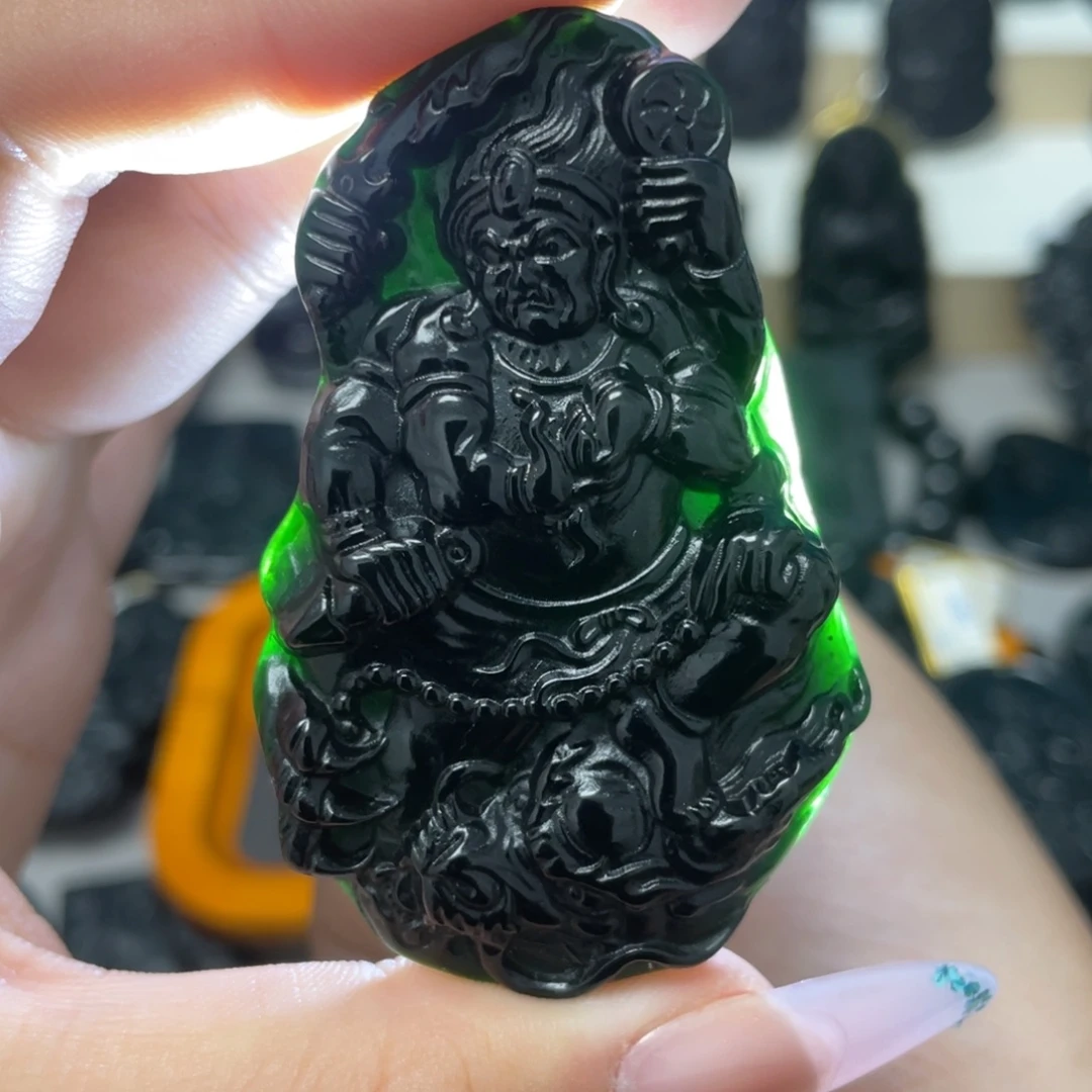 龙***未镶嵌蛇纹石玉吊坠