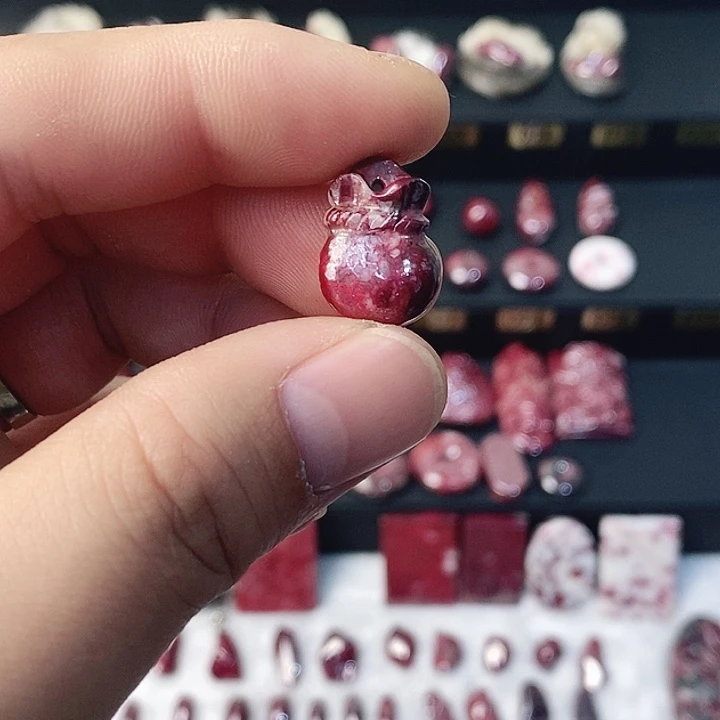 天然辰砂天然朱砂吊坠68